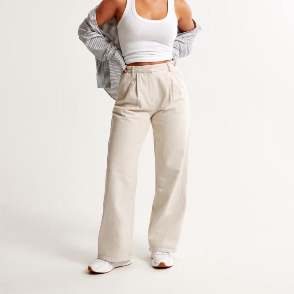 NWT Abercrombie & Fitch Women's Cream and Tan Trousers